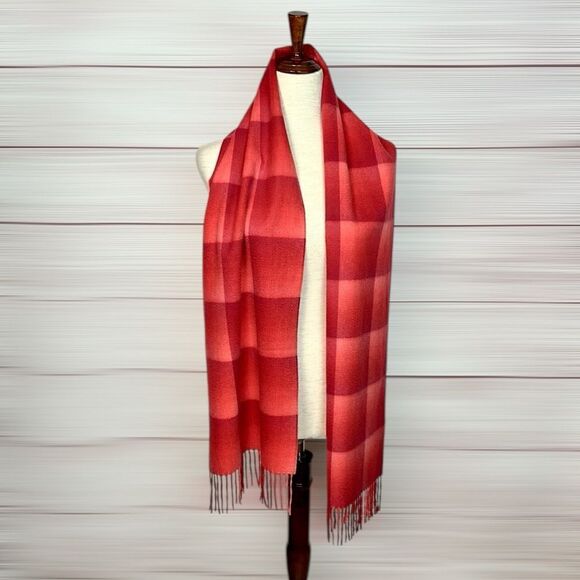 NWOT Amicale Cashmere Ombre Grid Red Scarf 70x12 inches - Picture 6 of 8